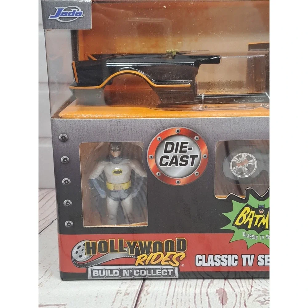 NEW Jada Toys 30873 Batman 1966 TV Series BATMOBILE 1:24 Scale Vehicle w/Figure